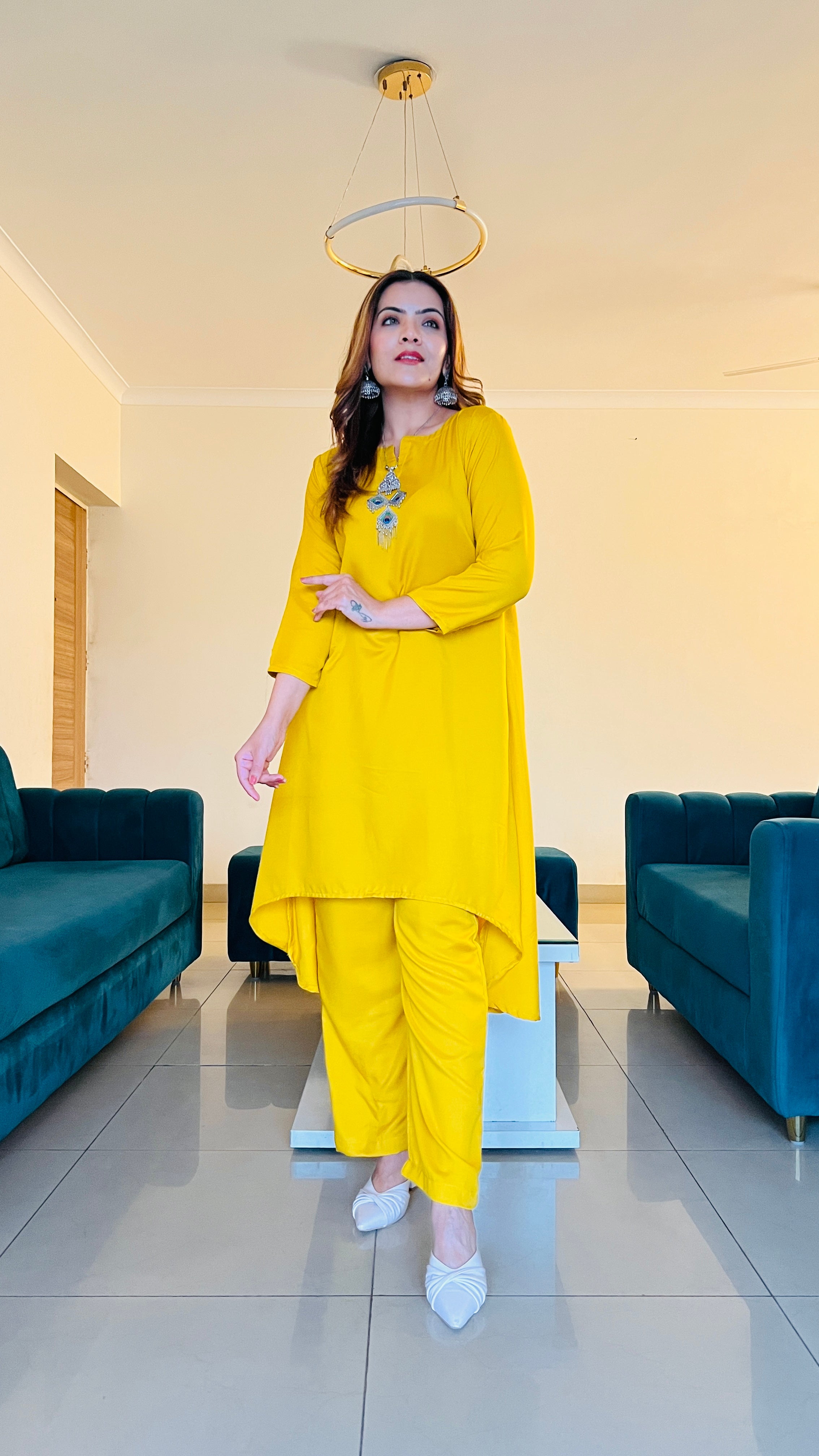 Affordable & classy office wear co-ord set in solid colours,Perfect for lunch & brunch dates .